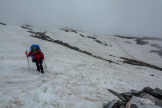 steiles Schneefeld zur Friesenbergscharte