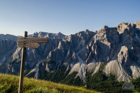 Wegweiser zum Kreuzjoch