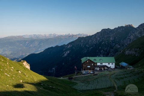 Schlütterhütte am Morgen